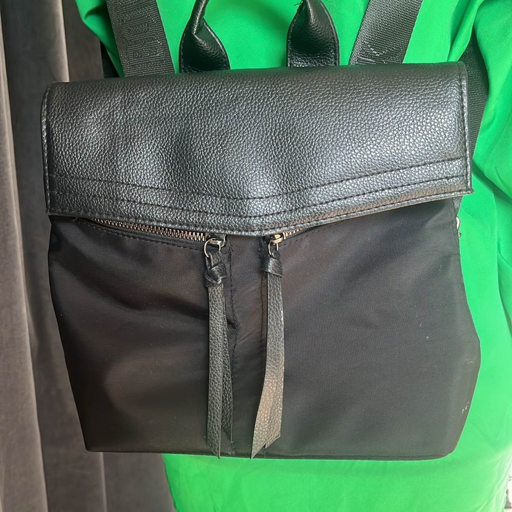 Gorgeous Botkier Backpack 😍 Great Condition! - Picture 3 of 5
